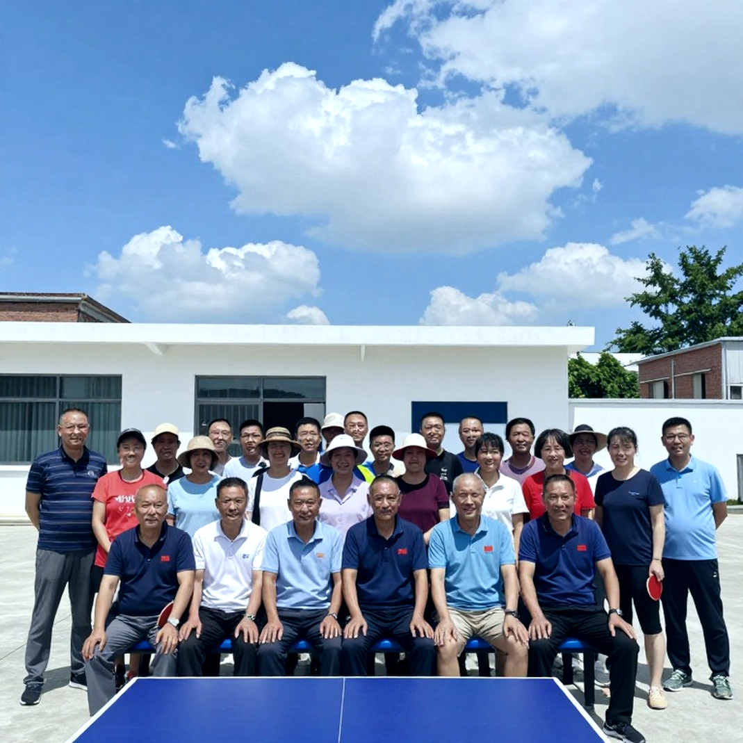Khi bảng phân tích bóng bàn trở về trống: kỷ luật của người cầm bút