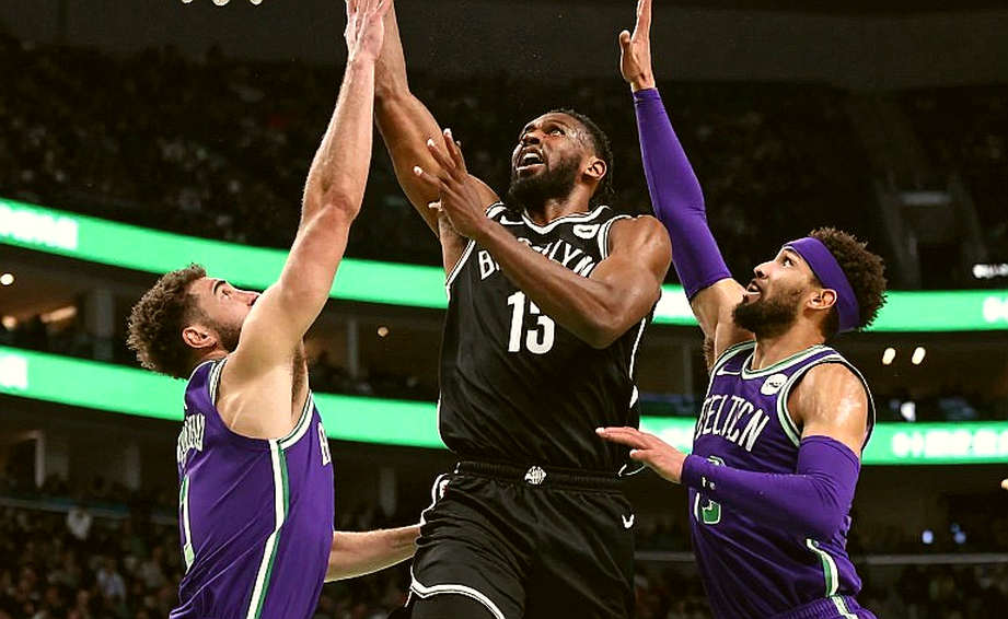 Collin Malcolm, pháo đài Kaunas và khoảng trống dữ liệu sau một trận thắng sân khách