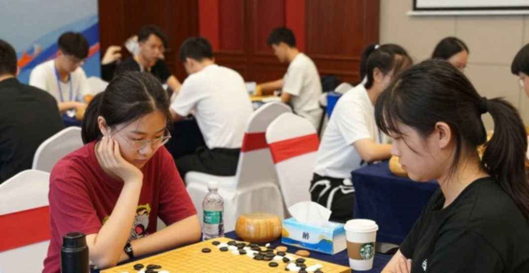 Gukesh tự nguyện xuống bàn 4 tại Olympiad: 'Đó là ý tưởng của tôi'