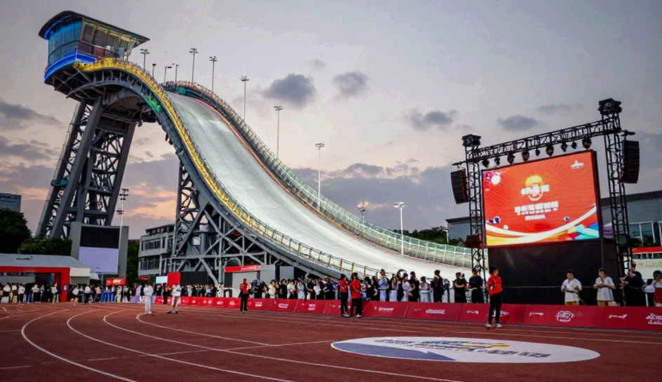 Jemma Reekie: Kỷ lục châu Âu dặm đường và bài toán 800m không có nghiệm bằng số
